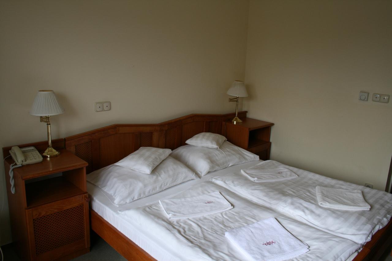 Well Hotel Харканы Экстерьер фото