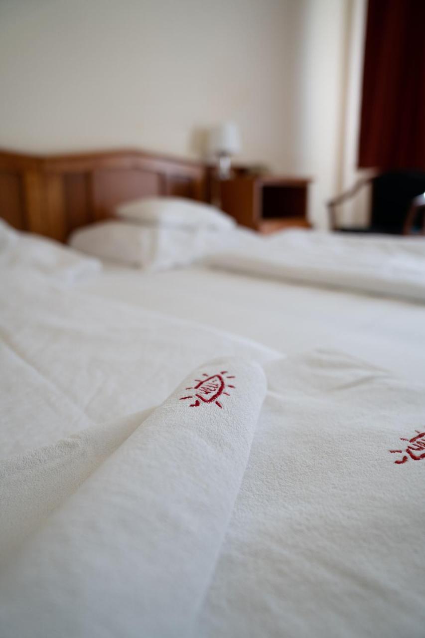 Well Hotel Харканы Экстерьер фото